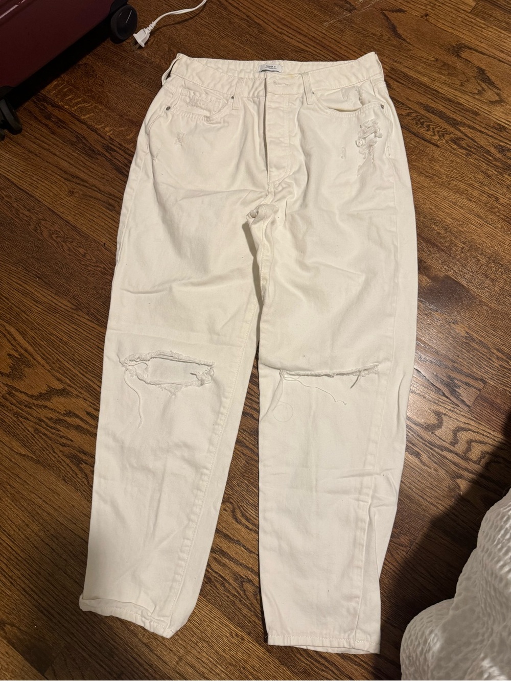 Forever 21 Women’s Cream Relaxed Distressed Jeans